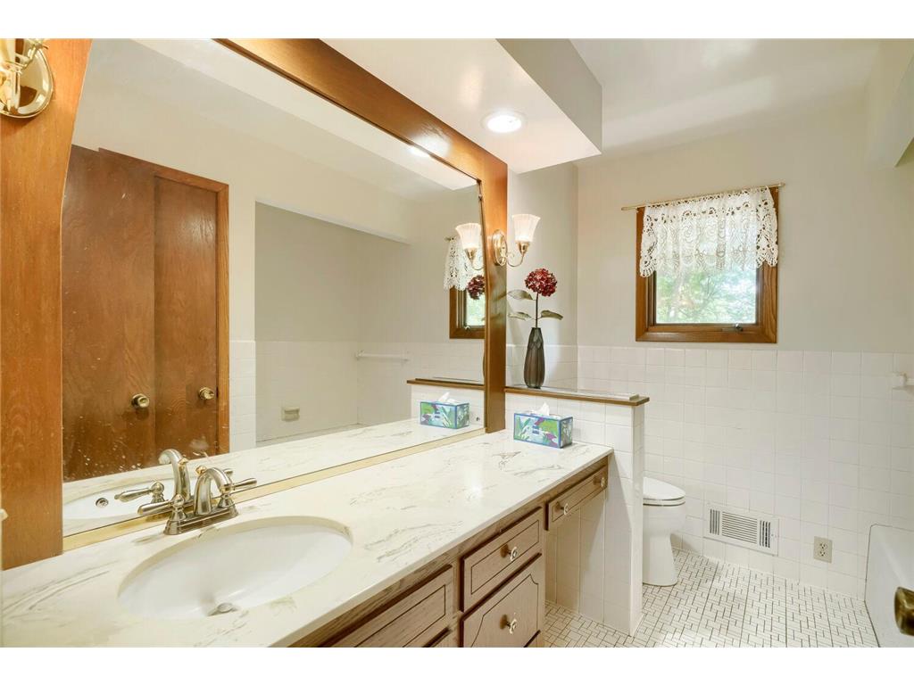 4696 126th Street N White Bear Lake MN 55110 - Bald Eagle 7080889 image24
