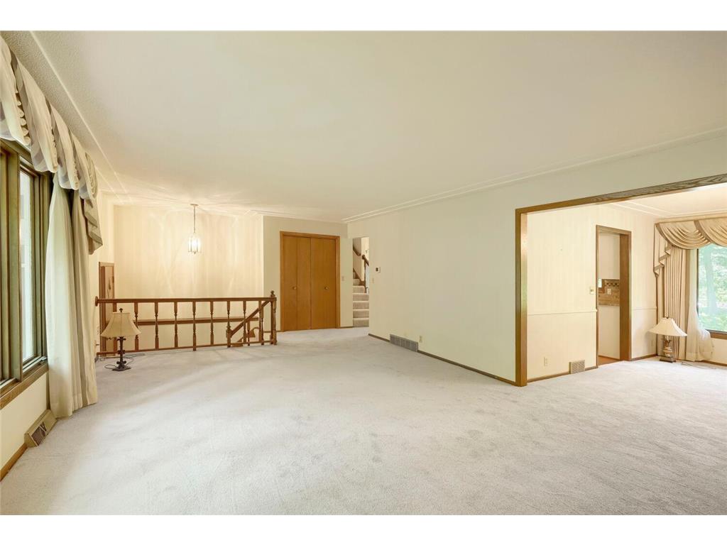 4696 126th Street N White Bear Lake MN 55110 - Bald Eagle 7080889 image4