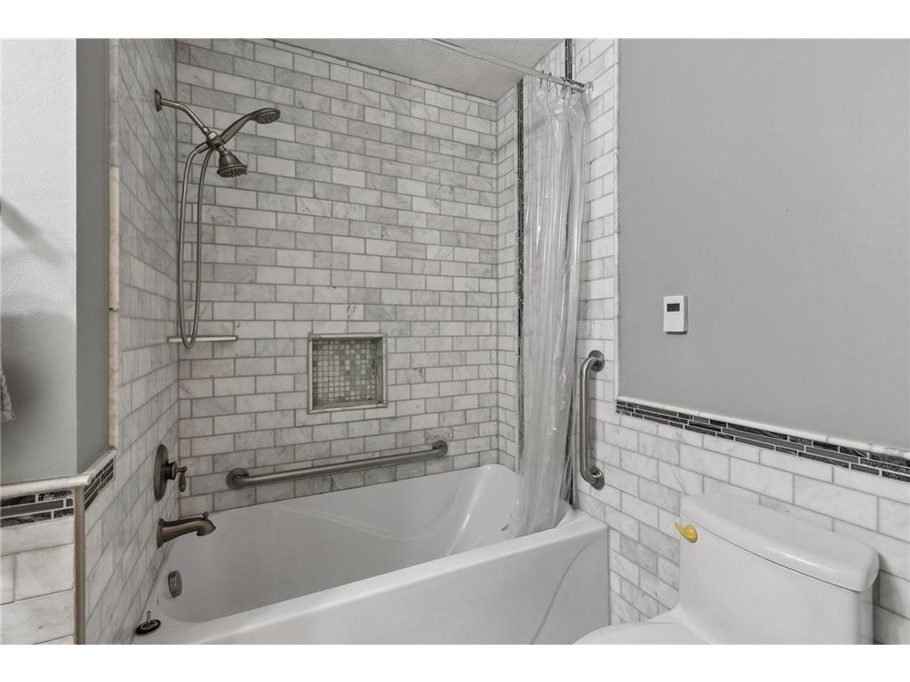 47 River Woods Lane Burnsville MN 55337 7078051 image10