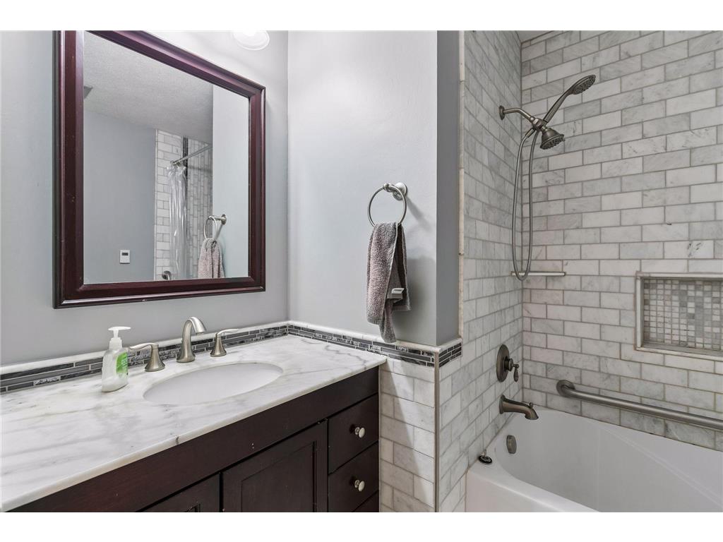 47 River Woods Lane Burnsville MN 55337 7078051 image9