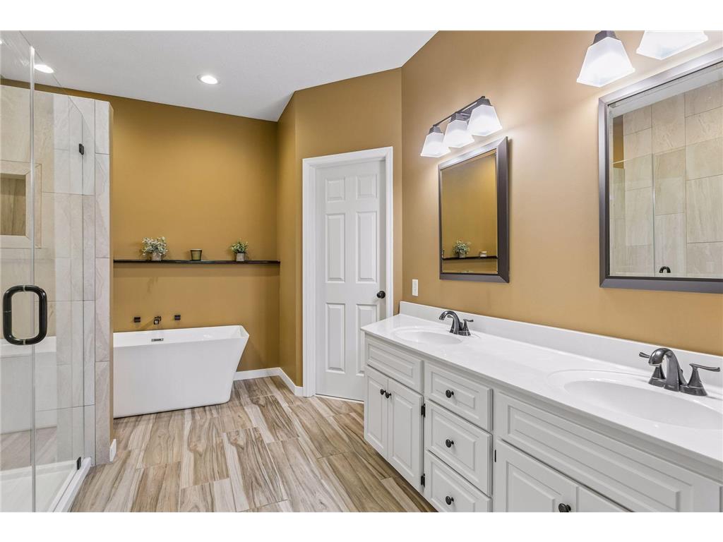 470 Holly Lane N Oakdale MN 55128 7065168 image21