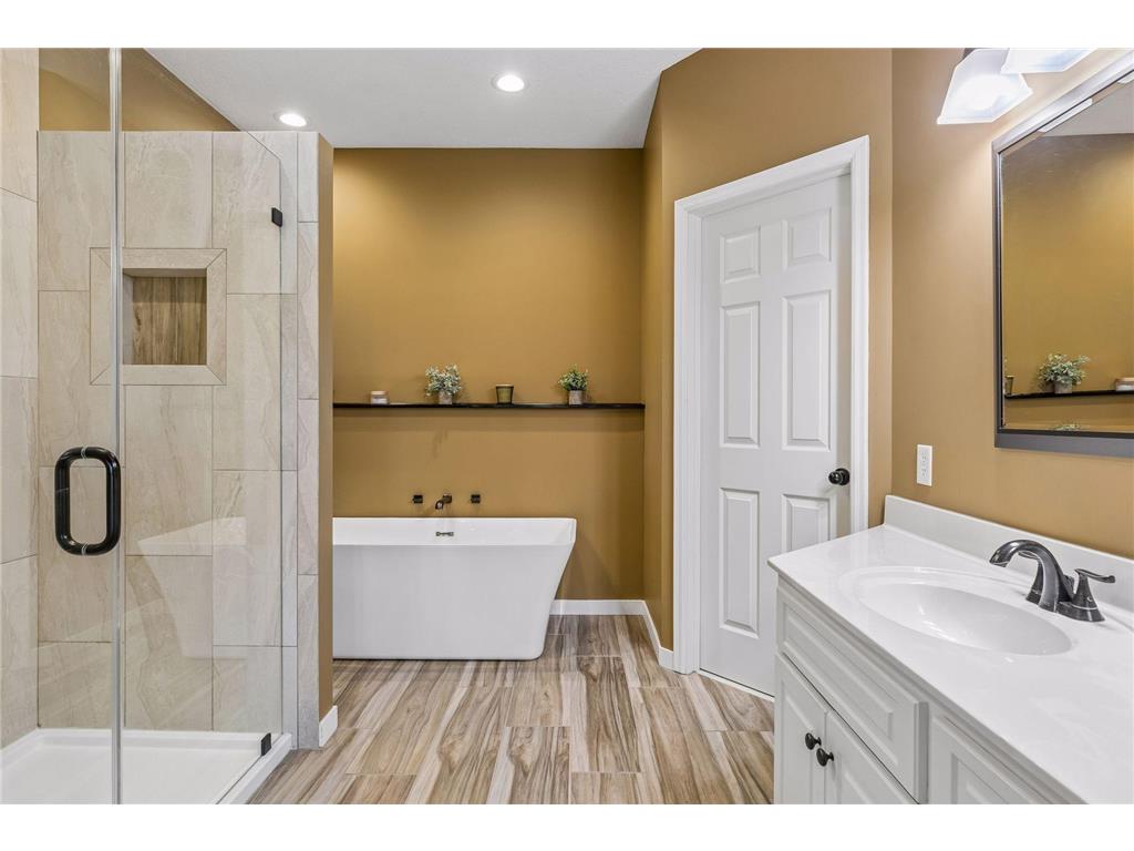 470 Holly Lane N Oakdale MN 55128 7065168 image22