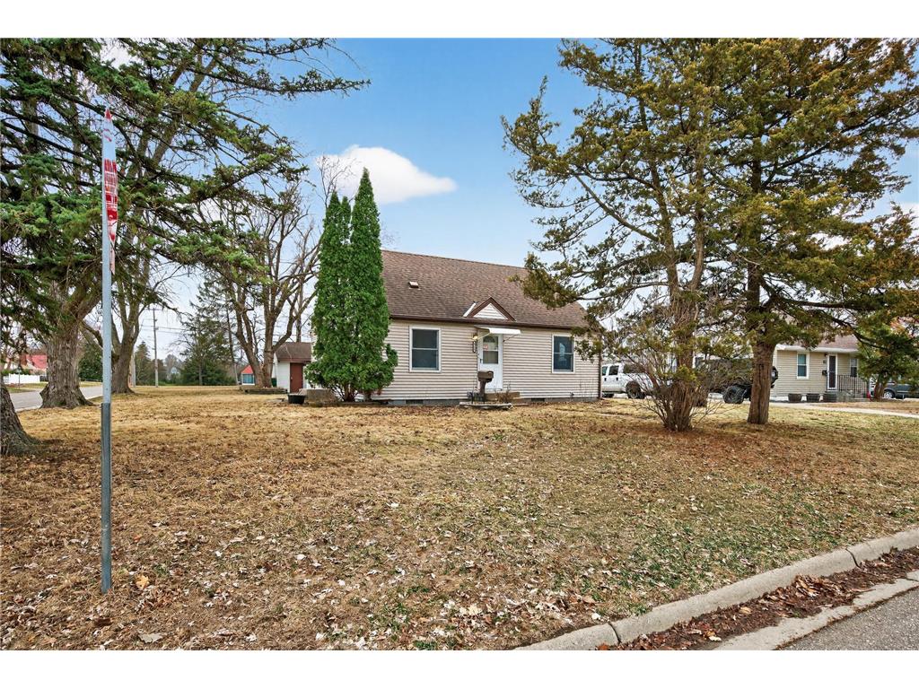 4701 Hampshire Avenue N Crystal MN 55428 7028472 image1