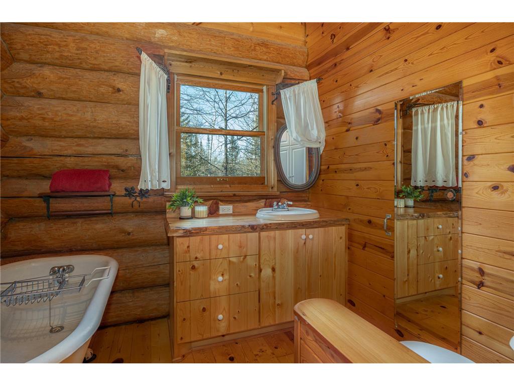 4701 Shangri La Drive NE Longville MN 56655 - Woman 6821488 image34