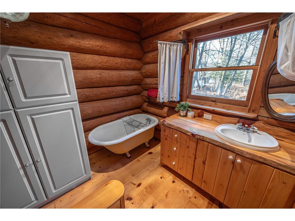 4701 Shangri La Drive NE Longville MN 56655 - Woman 6821488 image36