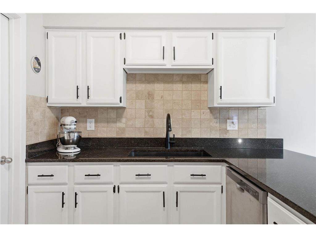 4702 Grenada Point Eagan MN 55122 7048133 image11