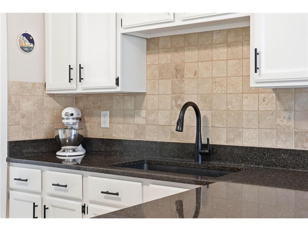 4702 Grenada Point Eagan MN 55122 7048133 image14
