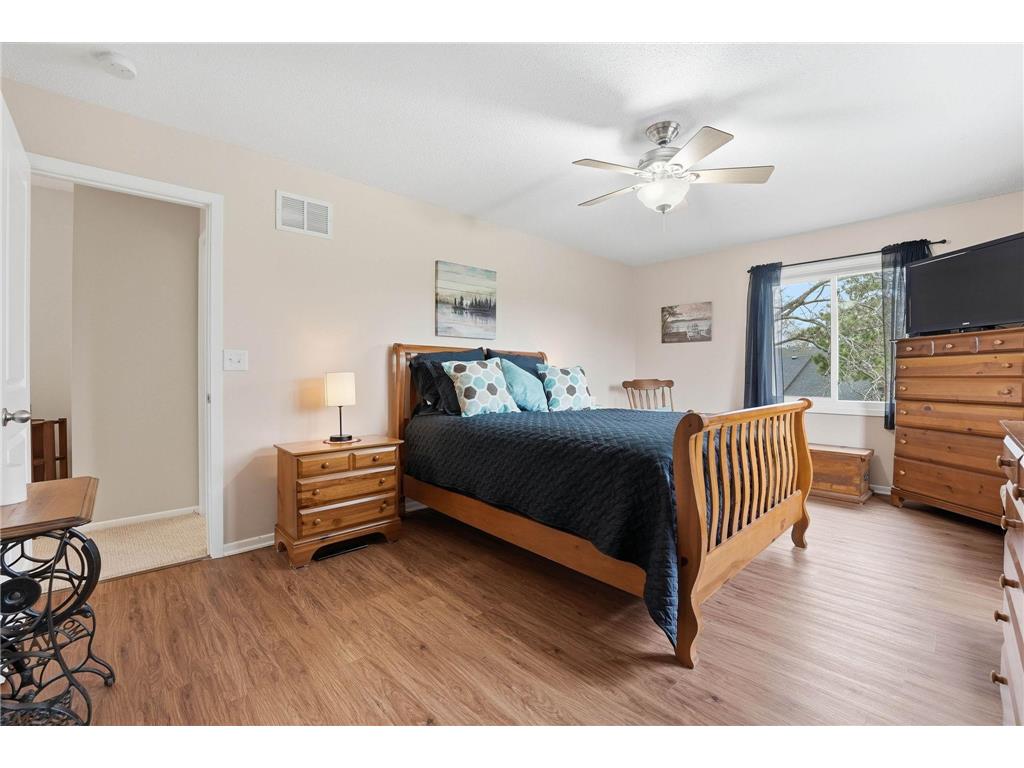 4702 Grenada Point Eagan MN 55122 7048133 image17