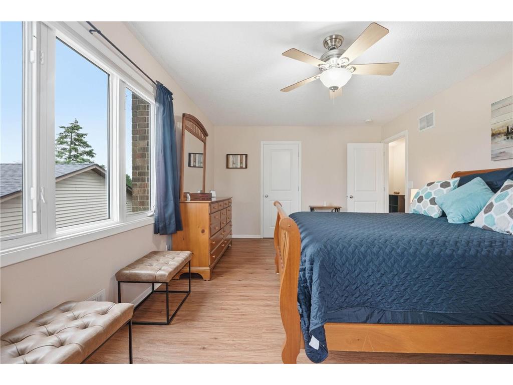 4702 Grenada Point Eagan MN 55122 7048133 image18