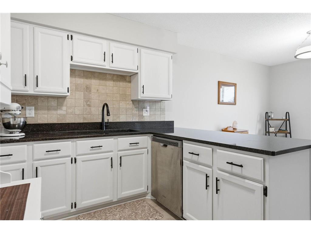4702 Grenada Point Eagan MN 55122 7048133 image9