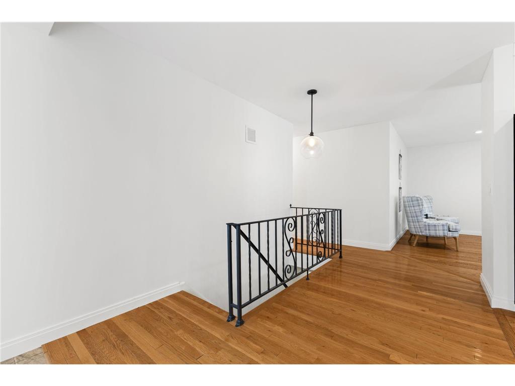 4704 W 70th Street Edina MN 55435 7061470 image32
