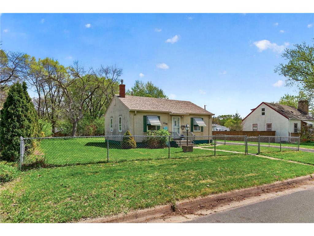 4709 2 1/2 Street NE Fridley MN 55421 7035801 image1
