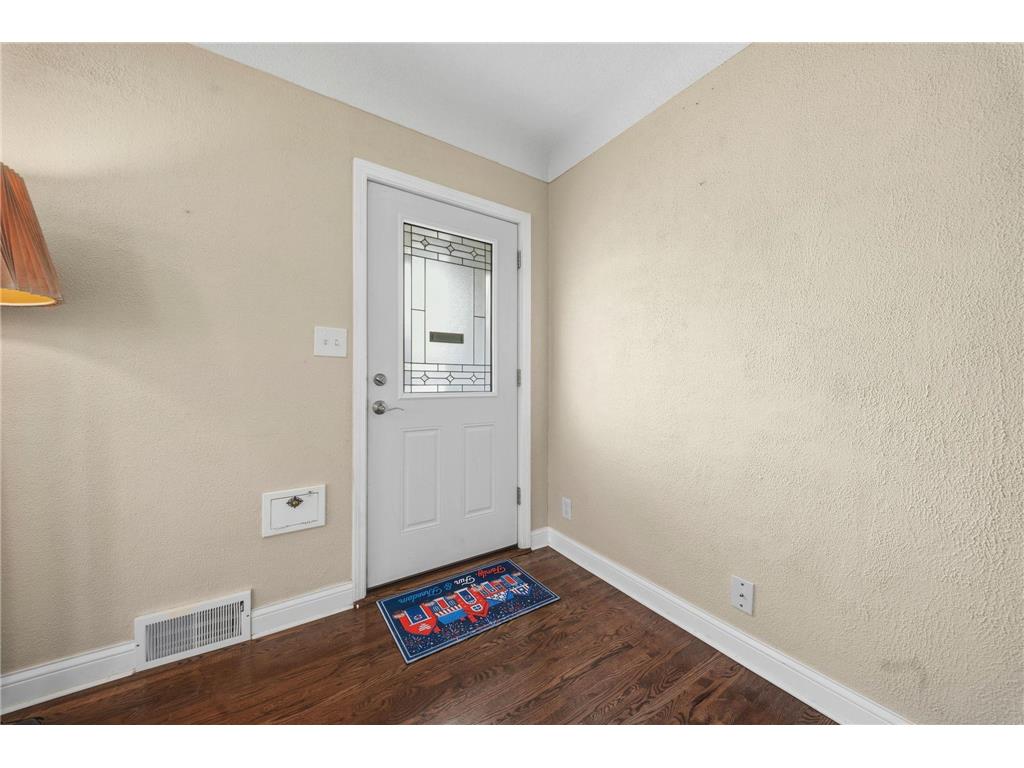 471 White Bear Avenue N Saint Paul MN 55106 7111101 image2