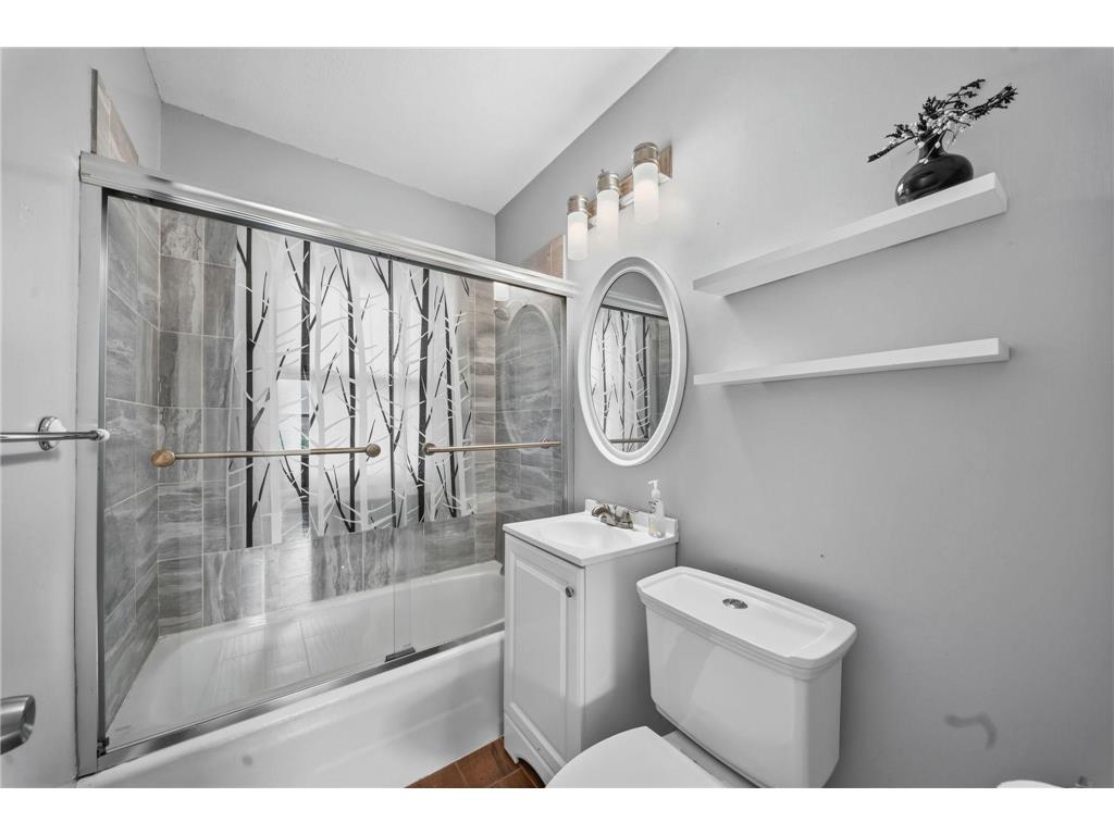 471 White Bear Avenue N Saint Paul MN 55106 7111101 image24