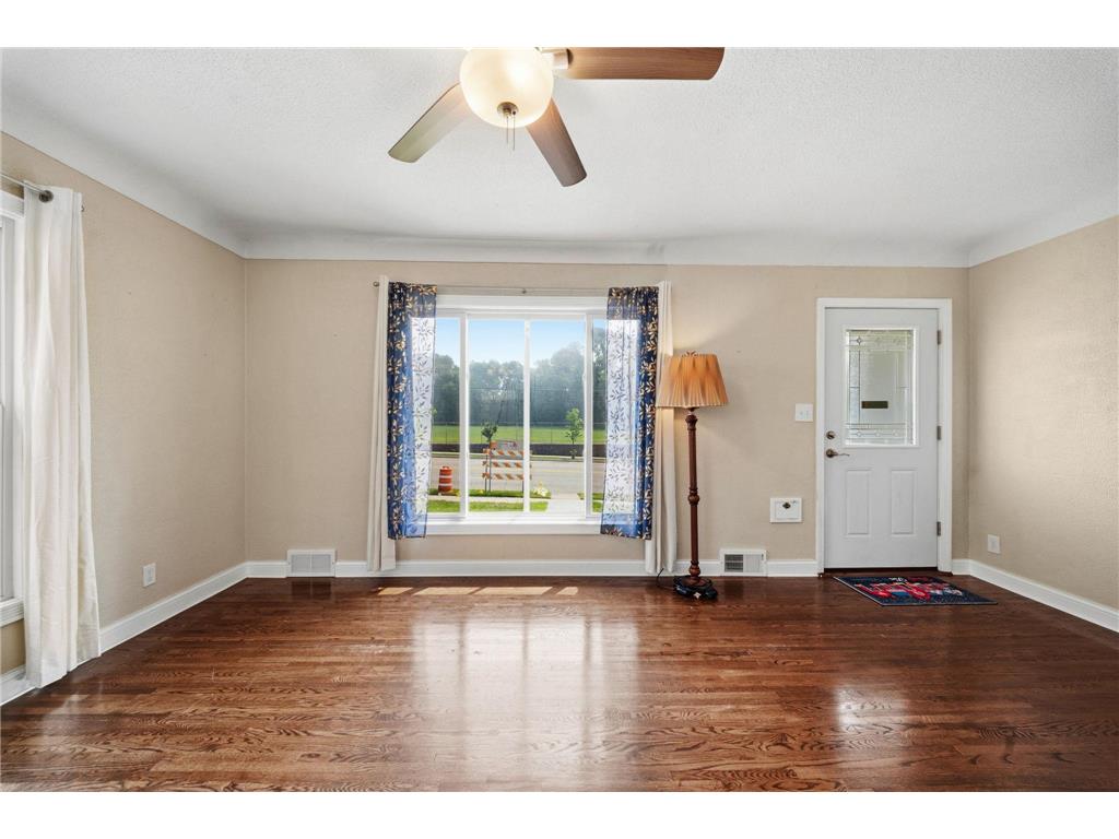 471 White Bear Avenue N Saint Paul MN 55106 7111101 image6