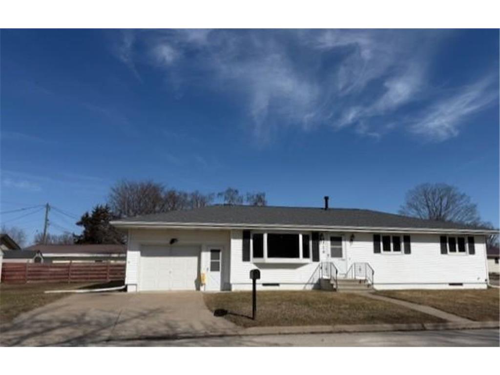 4710 W 9th Street Goodview MN 55987 7027449 image1