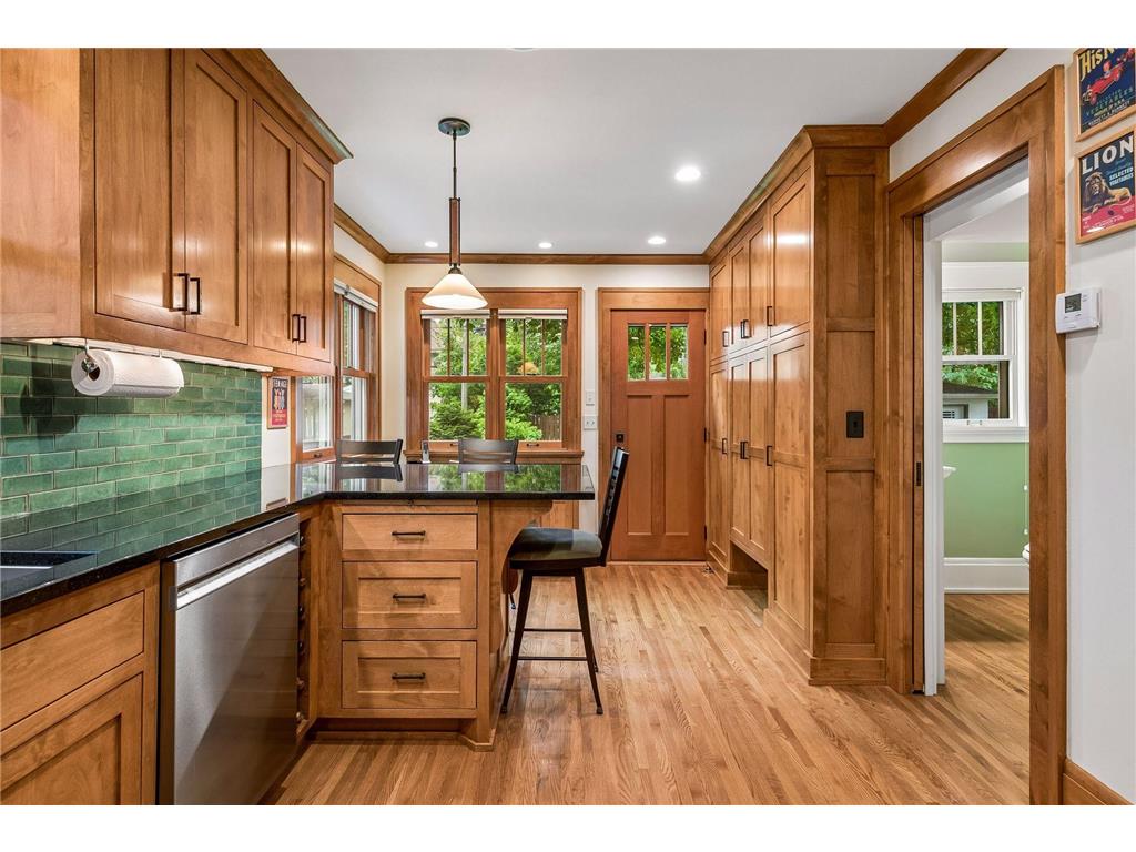 4711 Dupont Avenue S Minneapolis MN 55419 7090060 image17