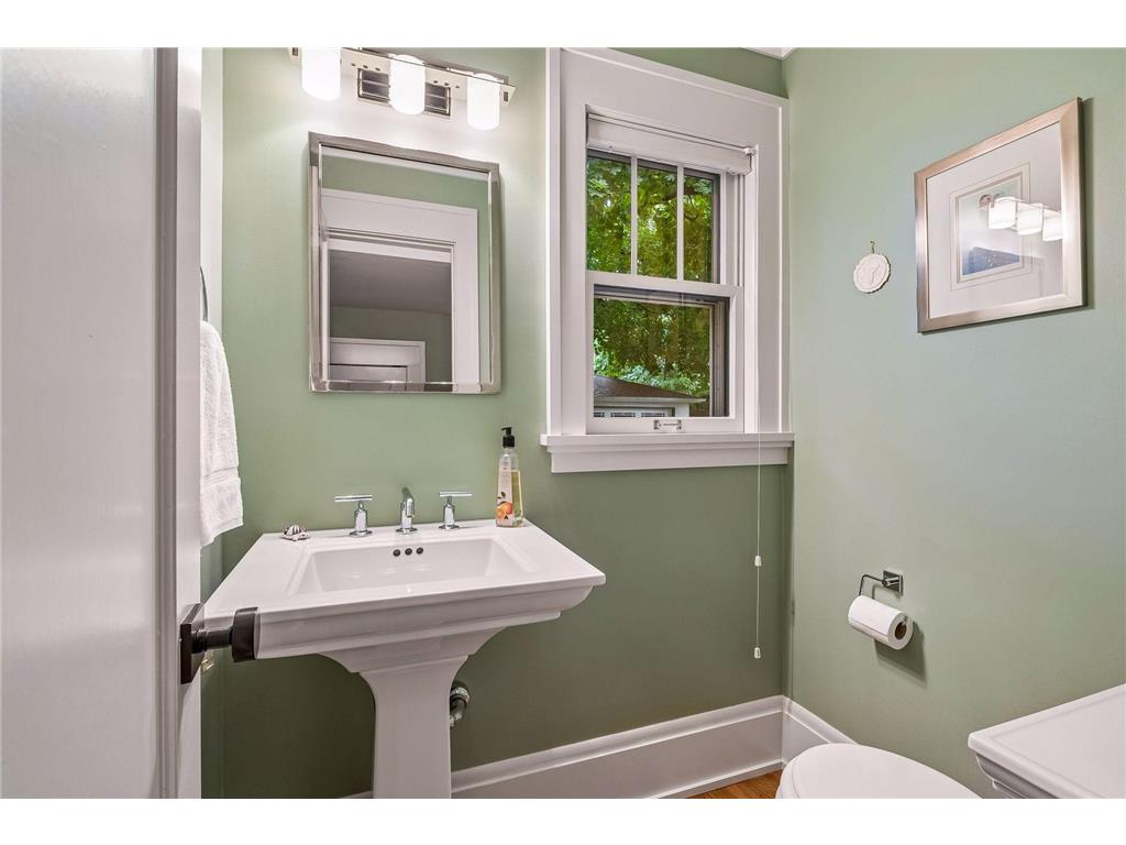 4711 Dupont Avenue S Minneapolis MN 55419 7090060 image23
