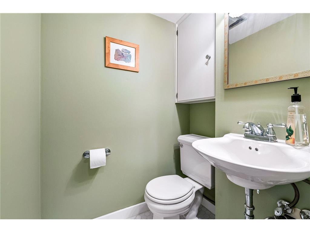 4711 Dupont Avenue S Minneapolis MN 55419 7090060 image42