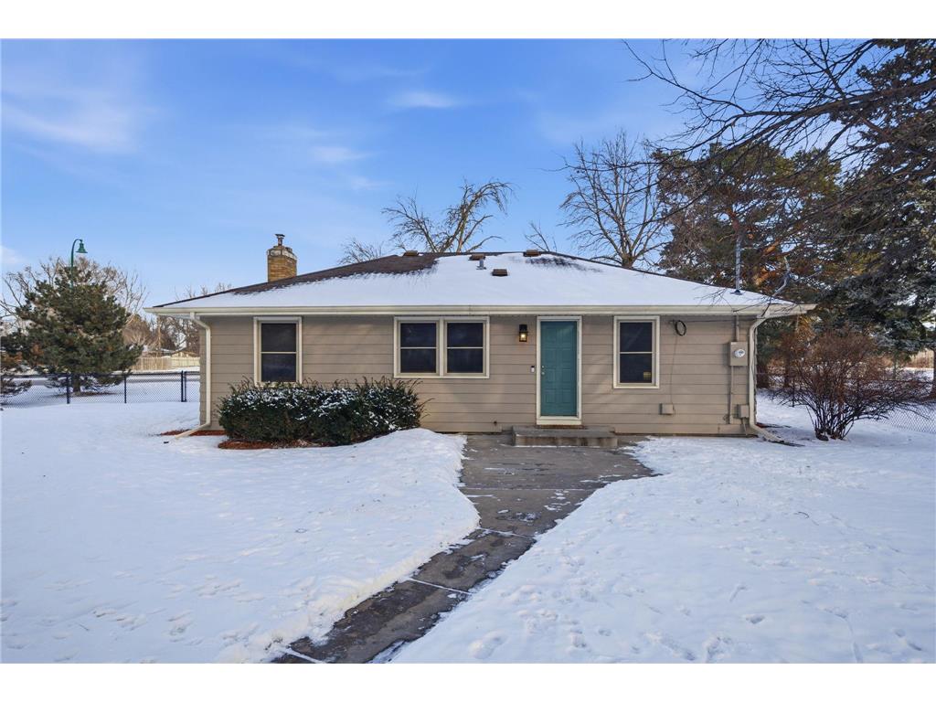 4711 Lakeland Avenue N Crystal MN 55429 7014925 image1