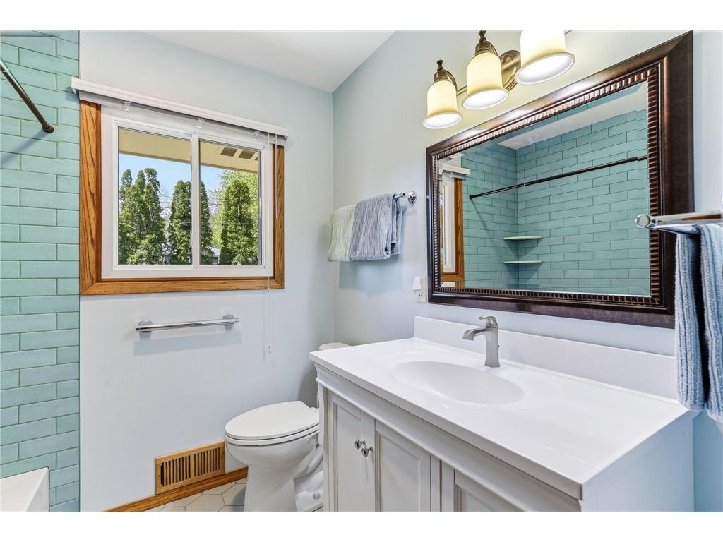 4715 Sharon Lane White Bear Lake MN 55110 7052345 image18