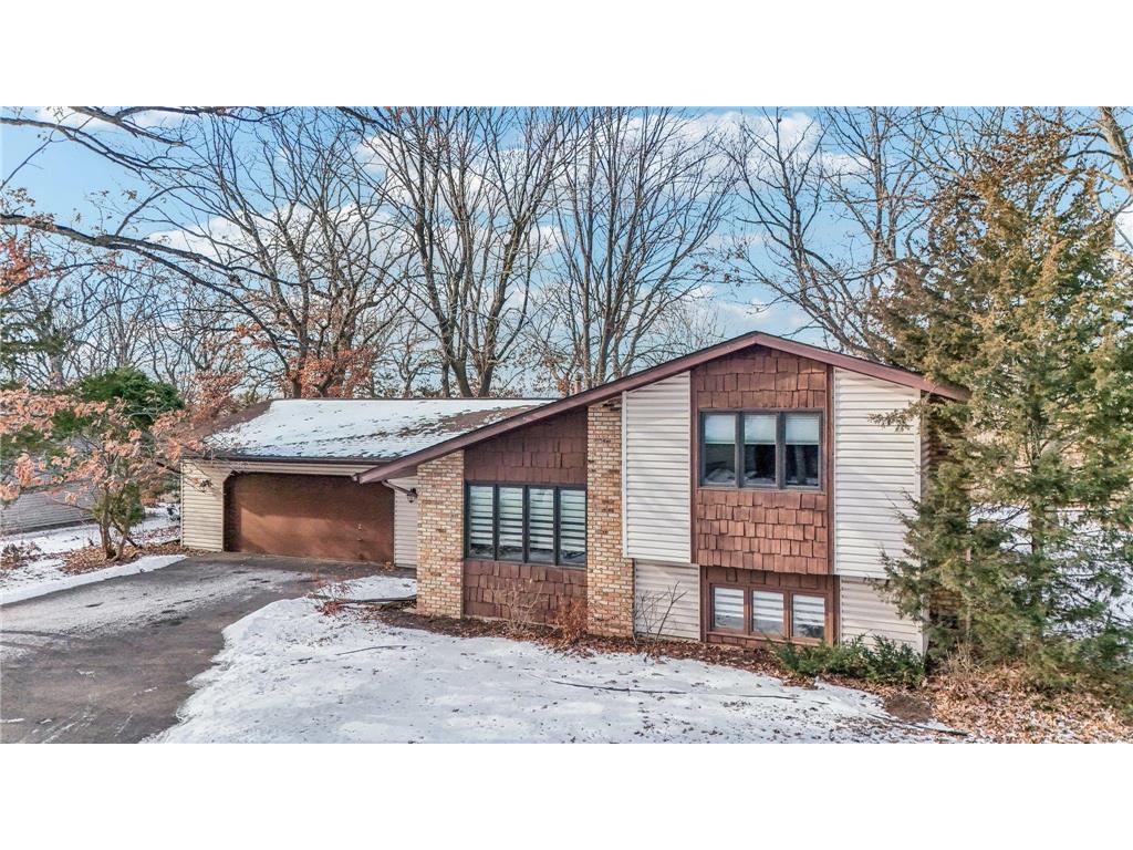 4715 Victoria Street N Shoreview MN 55126 6653010 image1