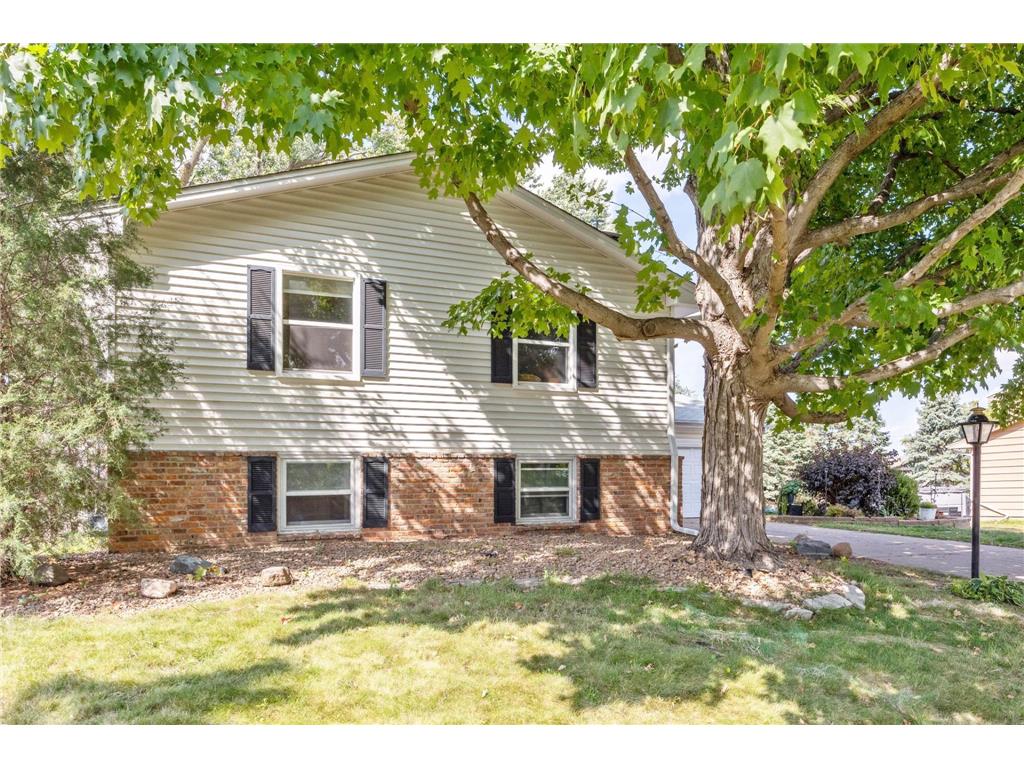 4716 W 99th Street, Bloomington, MN, 55437 MLS 6453446 Edina Realty