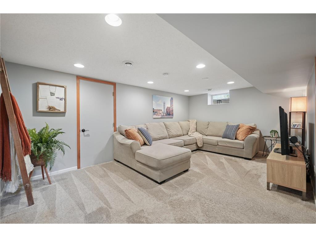 4717 2nd Street NE Fridley MN 55421 7065553 image18