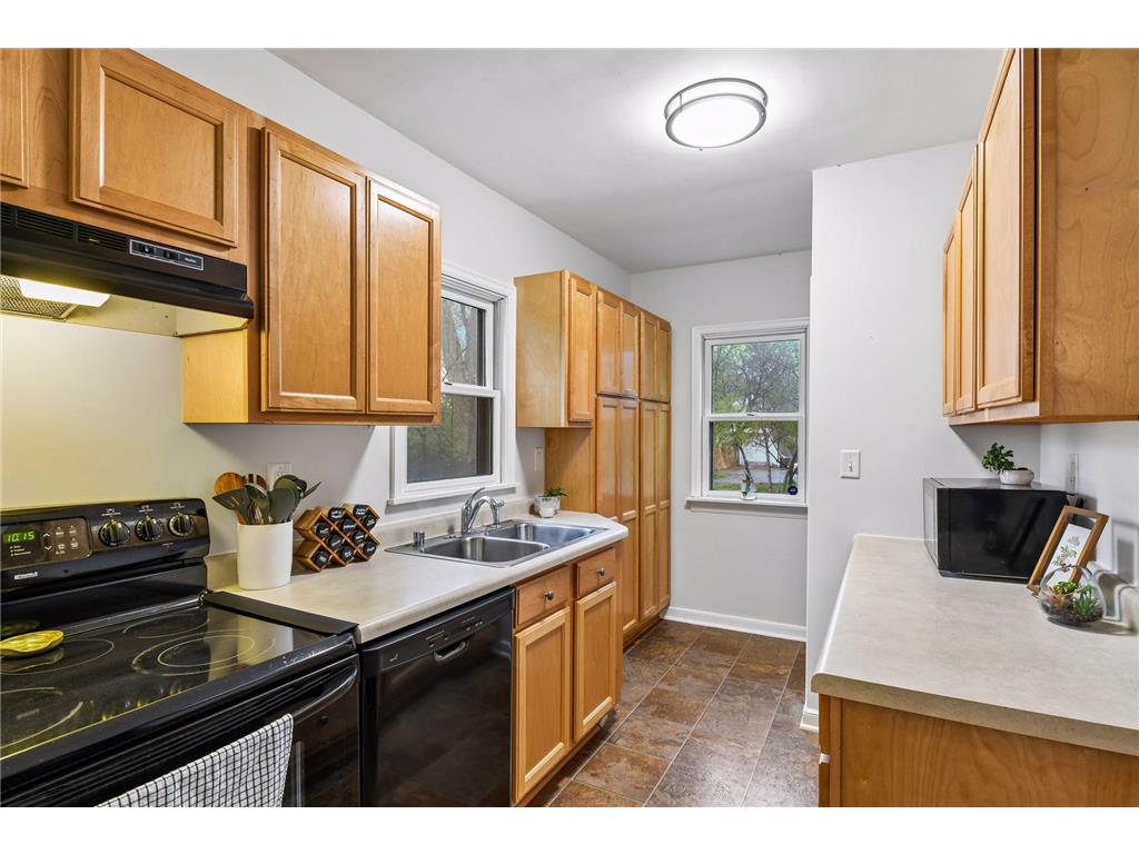 4721 Lakeview Avenue N Brooklyn Center MN 55429 7060584 image10