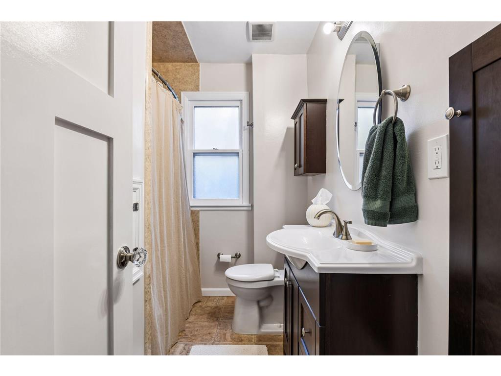 4721 Lakeview Avenue N Brooklyn Center MN 55429 7060584 image15