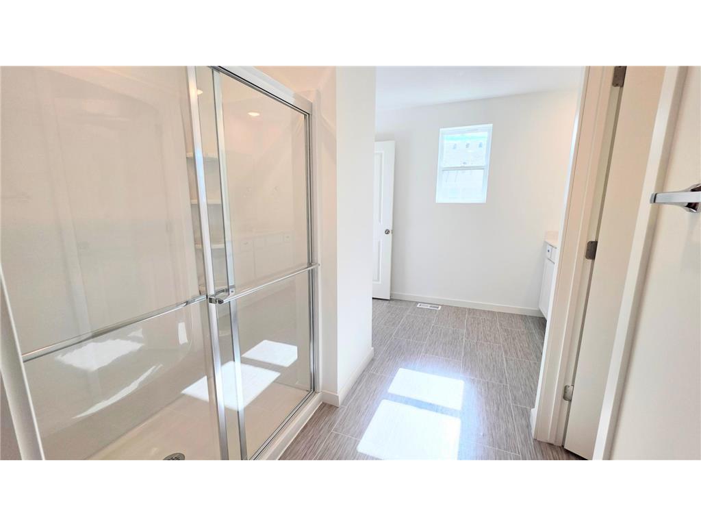 4722 AirLake Curve Woodbury MN 55129 7001952 image13