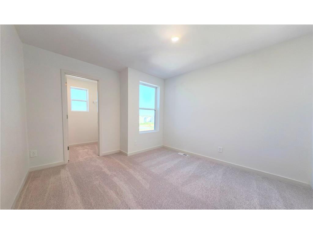 4722 AirLake Curve Woodbury MN 55129 7001952 image18