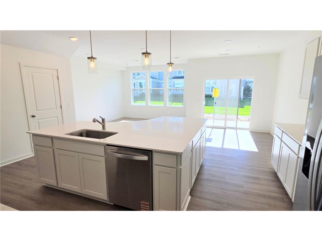 4722 AirLake Curve Woodbury MN 55129 7001952 image5