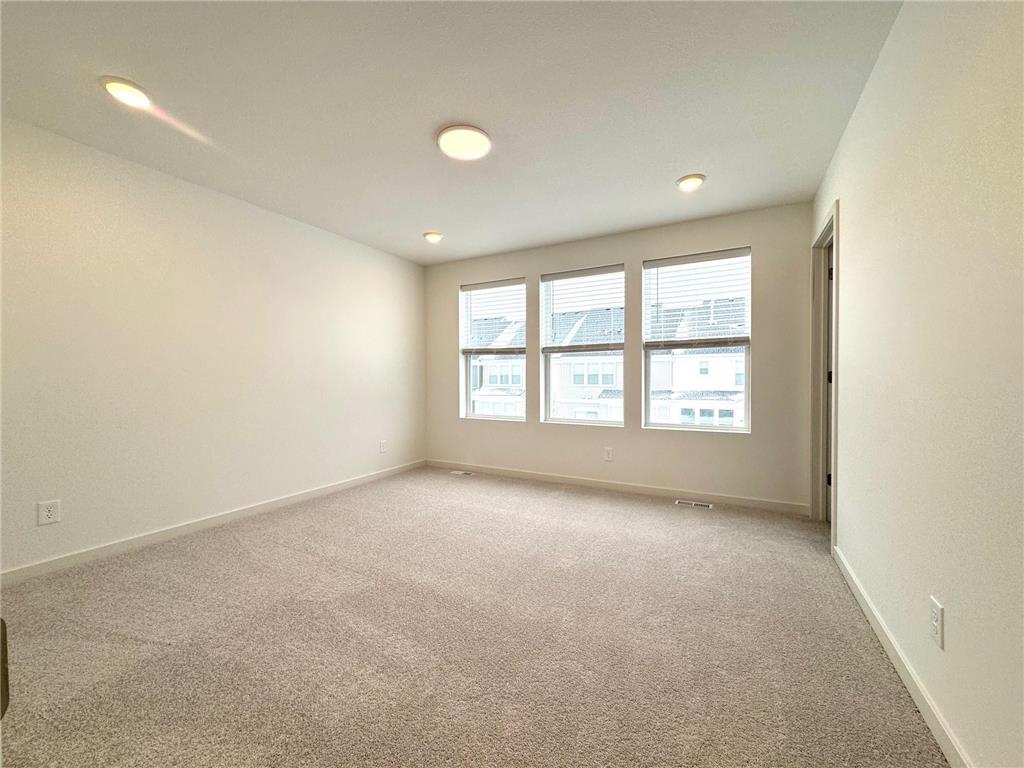 4722 AirLake Curve Woodbury MN 55129 7001952 image9