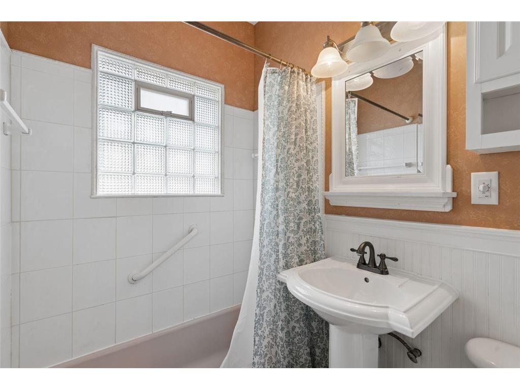 4725 37th Avenue S Minneapolis MN 55406 7035758 image15