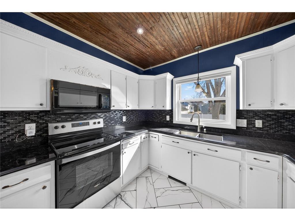 473 W 4th Street Zumbrota MN 55992 7037203 image14