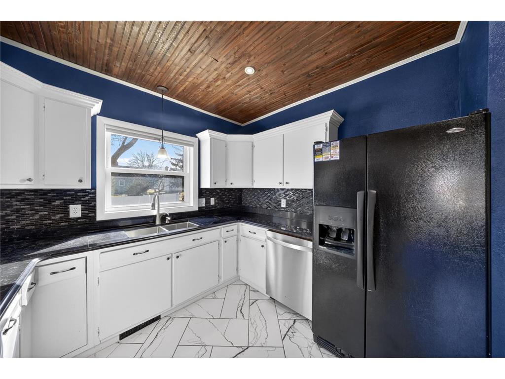 473 W 4th Street Zumbrota MN 55992 7037203 image15