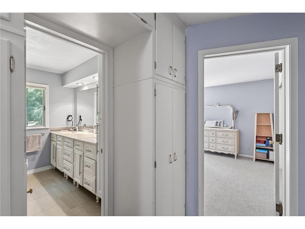 4730 Fairhills Road E Minnetonka MN 55345 6786814 image26