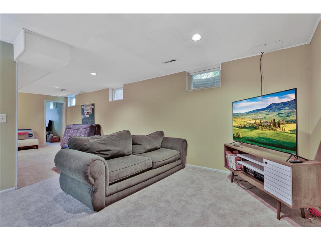 4740 Church Lane Hopkins MN 55343 7074010 image18