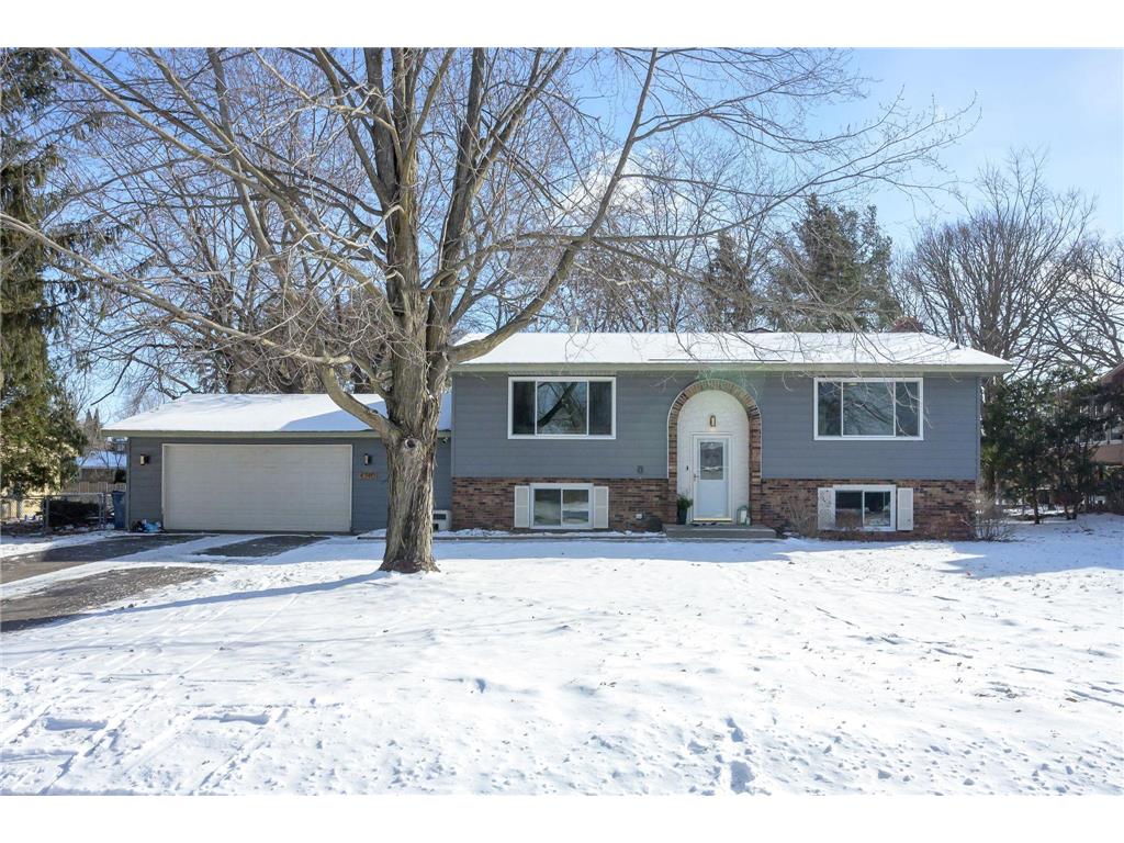 4740 Victoria Street N Shoreview MN 55126 6646154 image1