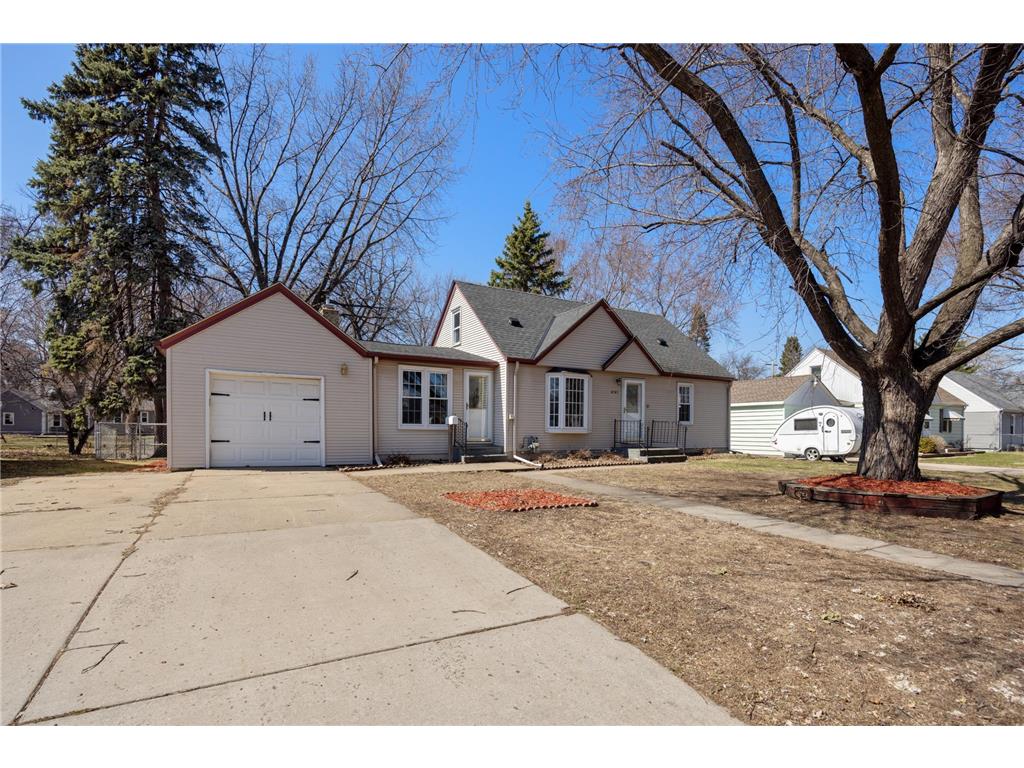 4741 Edgewood Avenue N Crystal MN 55428 7053827 image1
