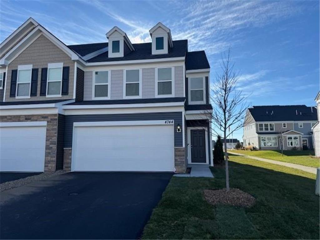 4744 AirLake Curve Woodbury MN 55129 6818835 image1
