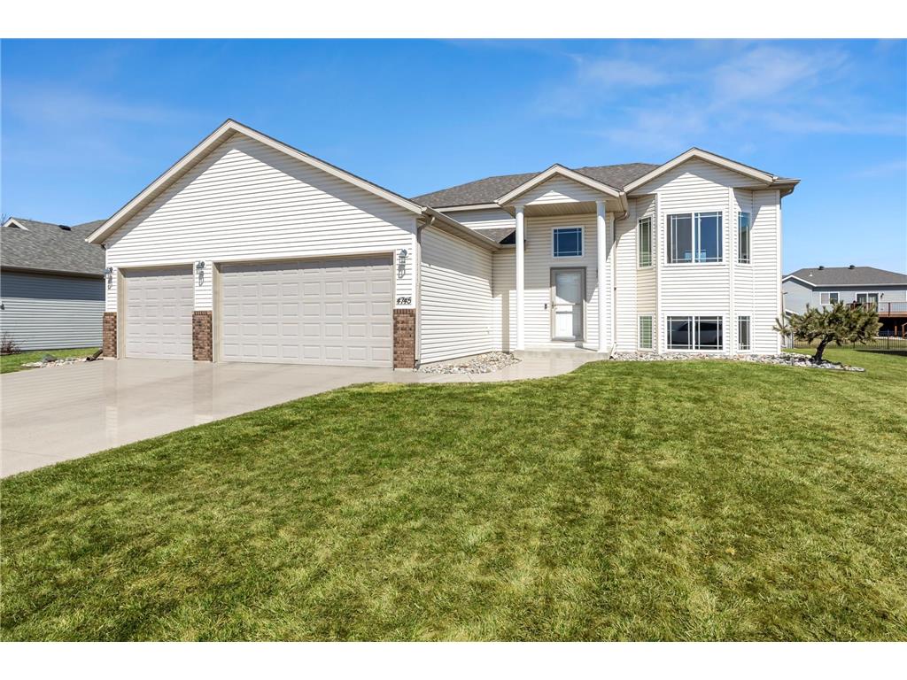 4745 48th Avenue S Fargo ND 58104 7058407 image1