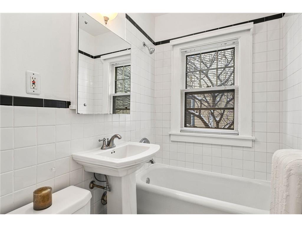 4752 Lyndale Avenue S Minneapolis MN 55419 7057507 image17