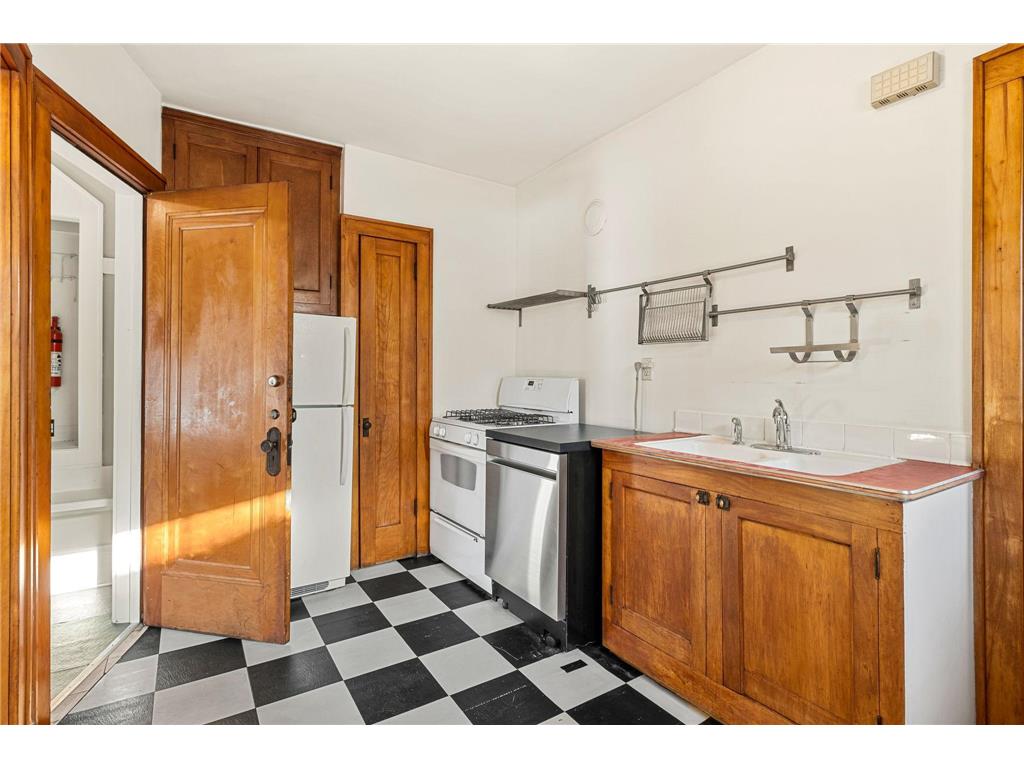 4752 Lyndale Avenue S Minneapolis MN 55419 7057507 image31