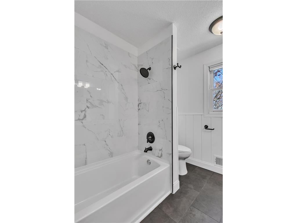 4755 Eriks Boulevard Eagan MN 55122 7074213 image18