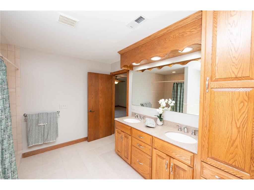 4760 Vine Hill Road Deephaven MN 55331 6793557 image24