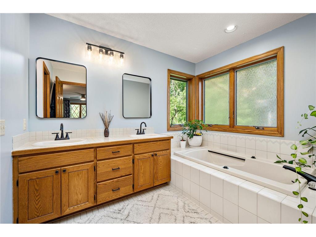4769 White Oak Court Eagan MN 55122 7075881 image21