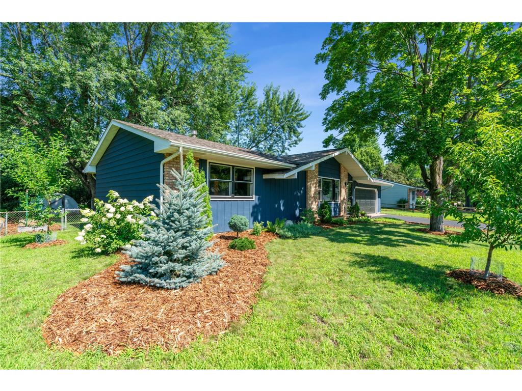 4775 Victoria Street N Shoreview MN 55126 6718811 image1