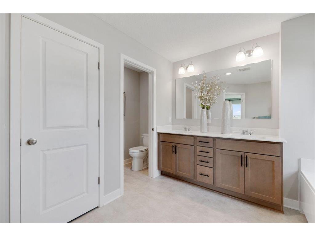 4780 Blake Court Woodbury MN 55129 7032433 image16